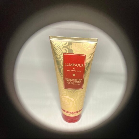 Bath & Body Works Luminous Ultimate Hydration Body Cream, Shea, Hyaluronic 8oz - Picture 3 of 4